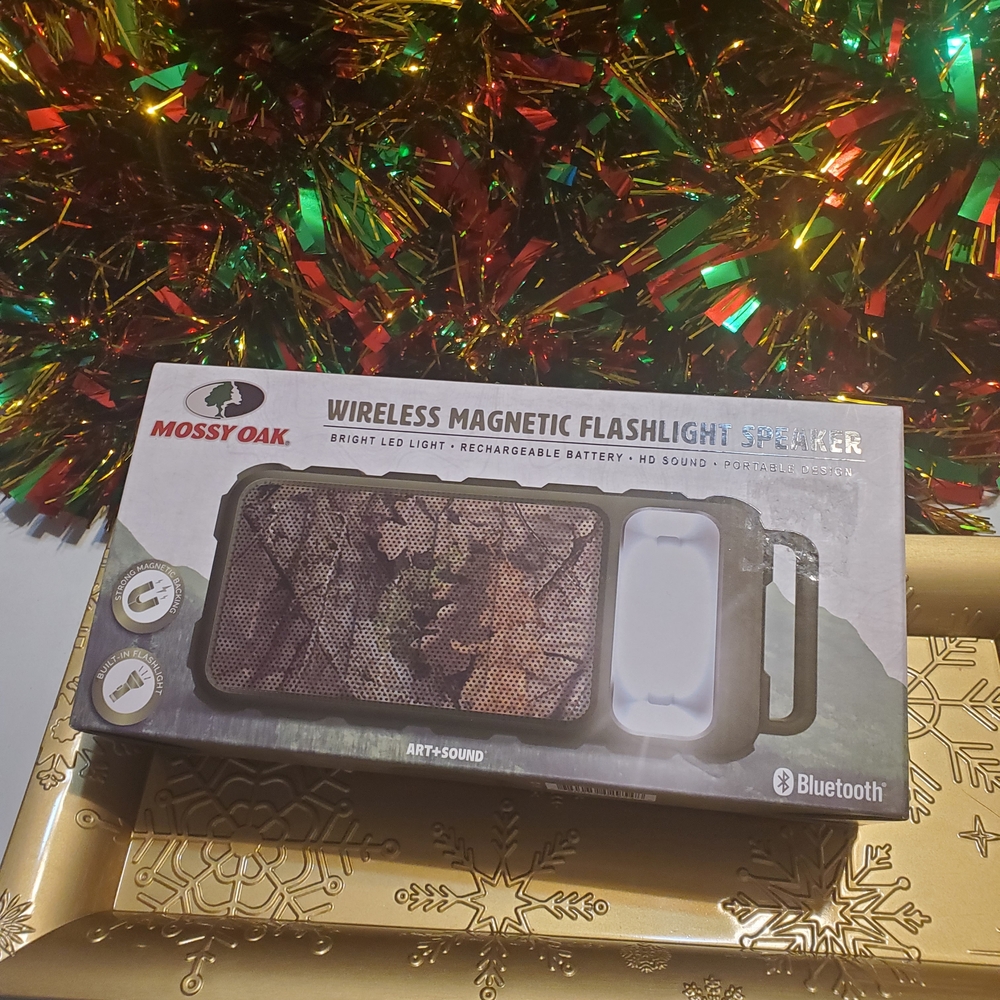 Mossy Oak Camouflage Bluetooth Flashlight Speaker